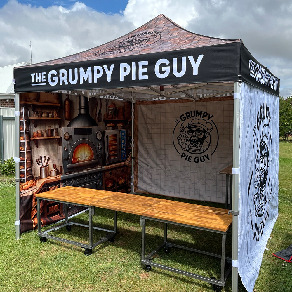 10’ x 10’ Custom Canopy | Showcase Wall Package