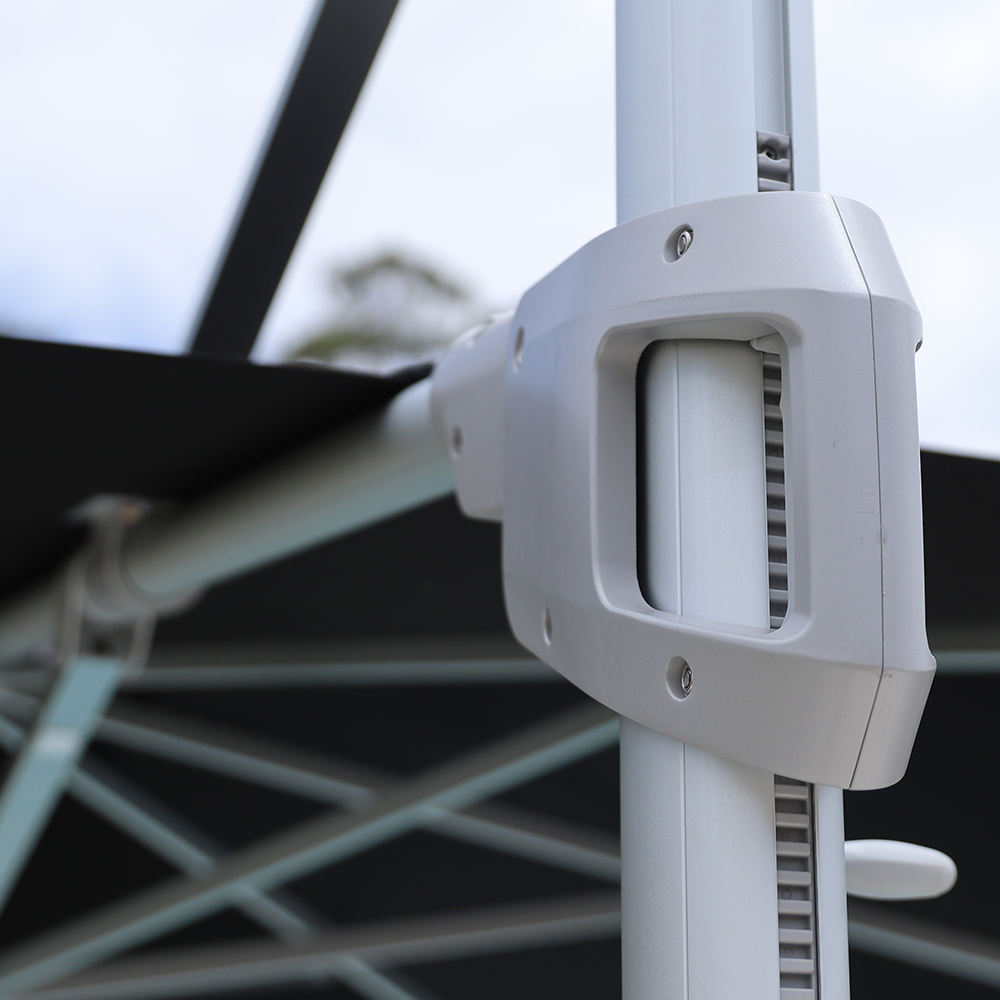 Squeeze Lever Handle to Lift