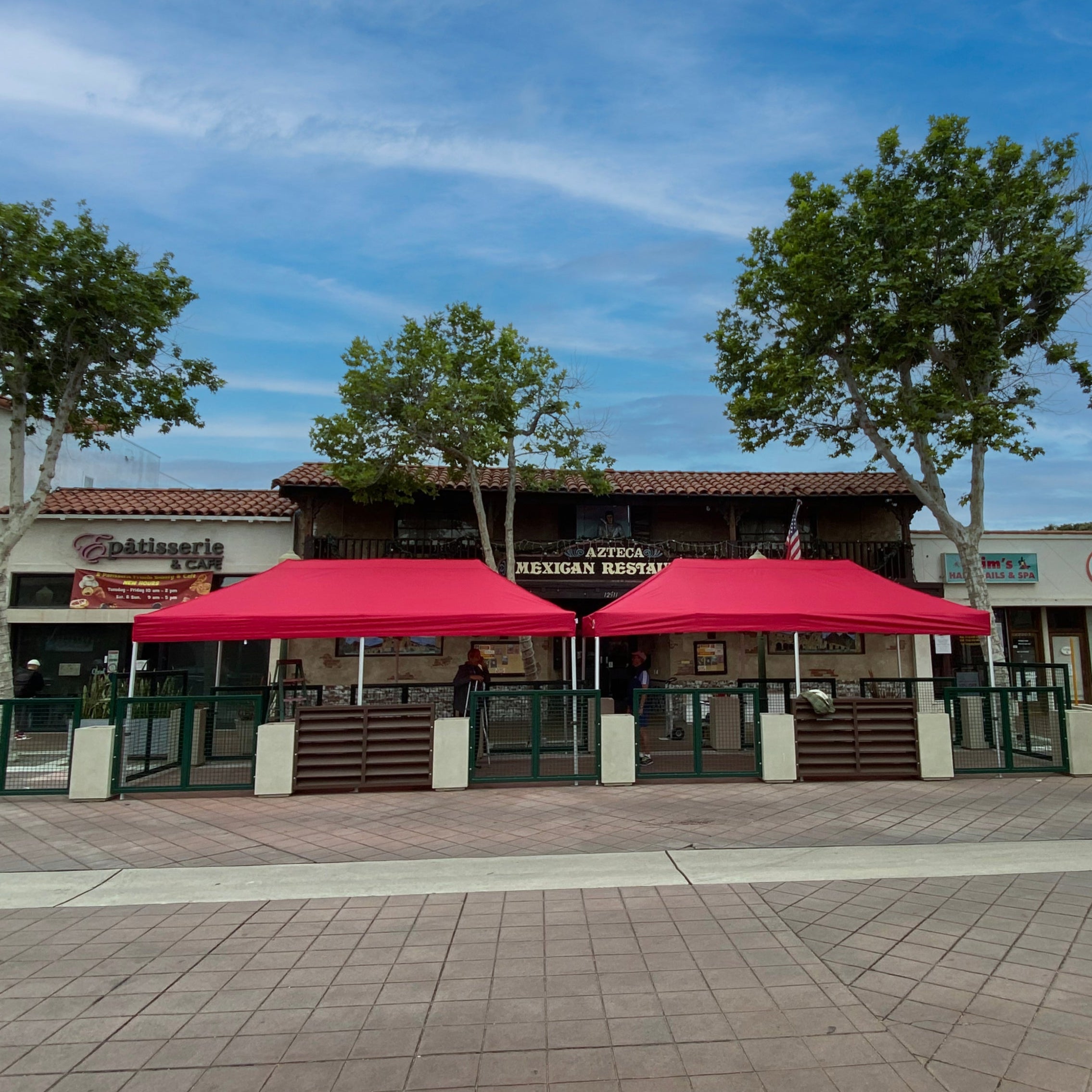 Q8 Quasar Range Canopy Set up for Azteca Restaurant - Extreme Canopy