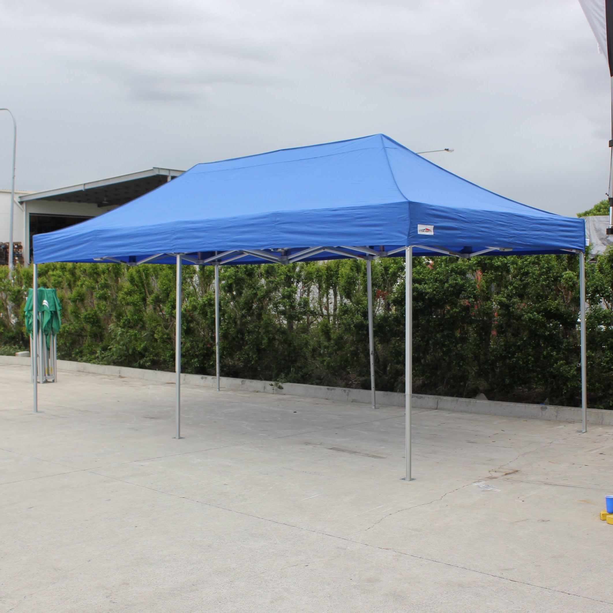 Q8 Quasar Range Canopy Outdoor Set up - Extreme Canopy
