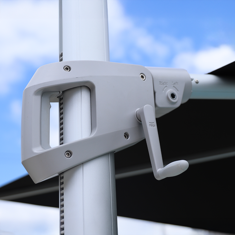 Easily Open & Tilt with Crank