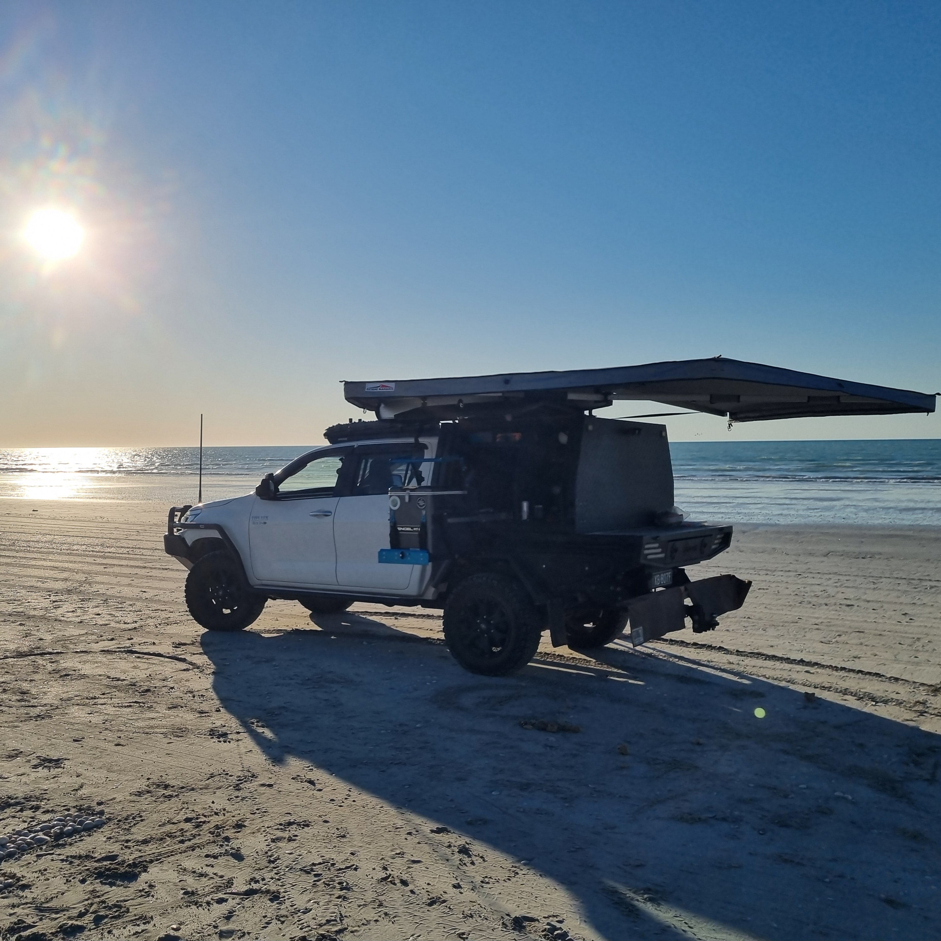 キャンベラ Desert Shade 270° Car Awning | Ultimate Adventure Shade